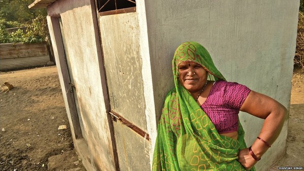 Sevanti, do distrito de Dewas, foi ajudada pela campanha da ONG Jan Sahas, que a informou de que o trabalho a que era submetida era contra a lei e que ela poderia ir embora (Foto: Digvijay Singh/BBC)