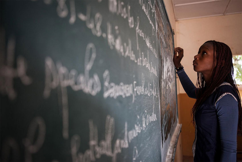 Educação básica é um dos focos do relatório. Na imagem, estudante em Bamako, Mali. Foto: UNICEF/Tanya Bindra