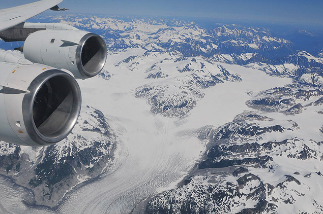 Geleira canadense fotografada por avião da Nasa em 2011