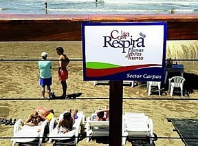 A ideia da prefeitura é expandir as áreas livre de cigarro a todas as praias de Partio de la Costa - Divulgação