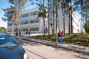 Faculdade de Engenharia - (Foto: Tiago Gandra)