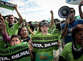 Manifestantes pedem veto ao novo Código Florestal - Thiago Teixeira/AE