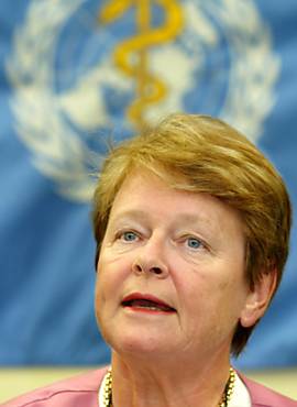 A norueguesa Gro Brundtland em conferência da OMS em Bruxelas