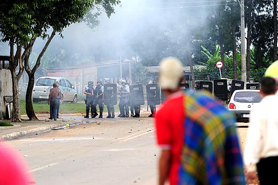 Tropa de Choque da PM entrou em confronto com moradores do Pinheirinho, em São José dos Campos (SP)