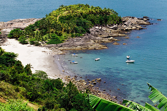 Praia de Calhetas, em São Sebastião, no Litoral Norte de São Paulo