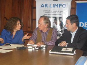 Marilene Ramos, do Inea, secretário Minc, e Fernando Avelino, presidente do Detran (Foto: Lilian Quaino/G1)